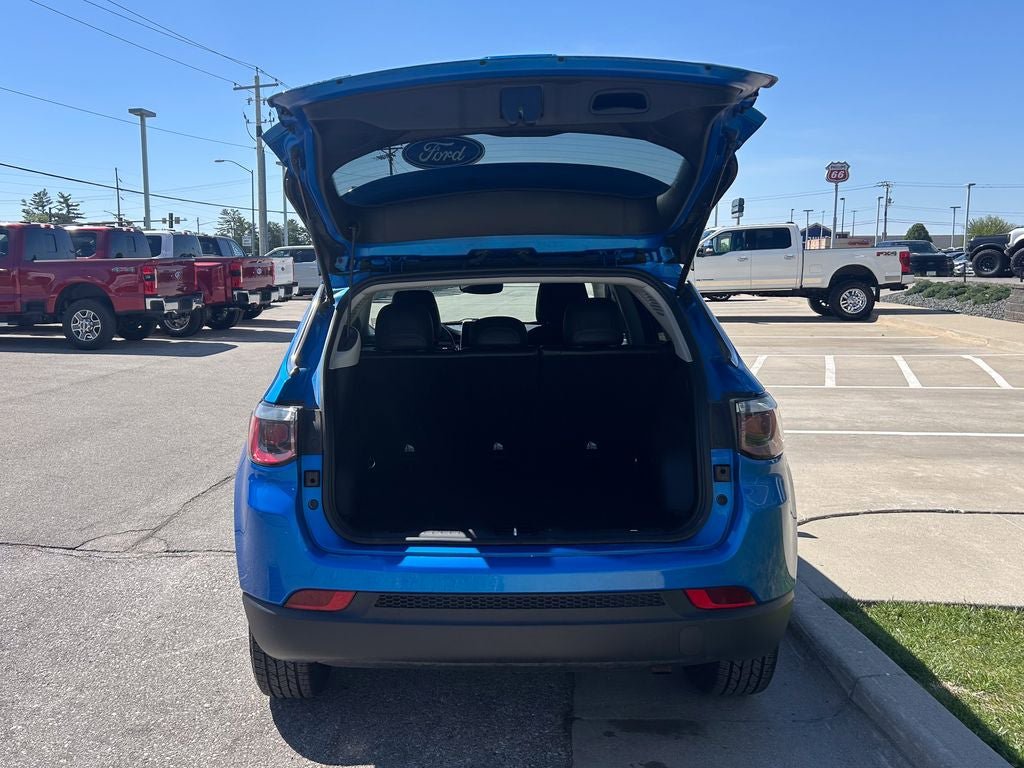 Used 2022 Jeep Compass Latitude w/ Convenience Group AWD/4WD image 16