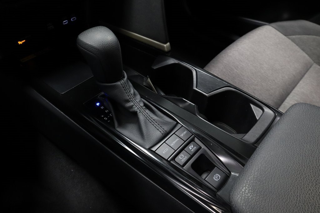 Used 2025 Toyota Camry LE image 33