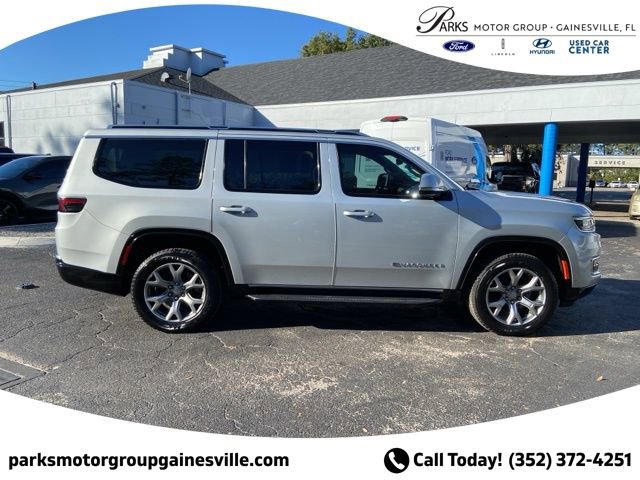 Used 2022 Jeep Wagoneer Series II AWD/4WD image 3