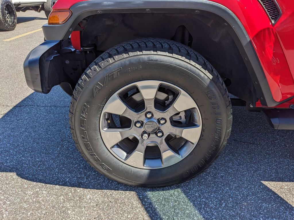 Used 2019 Jeep Wrangler Unlimited Sahara w/ Dual Top Group AWD/4WD image 34