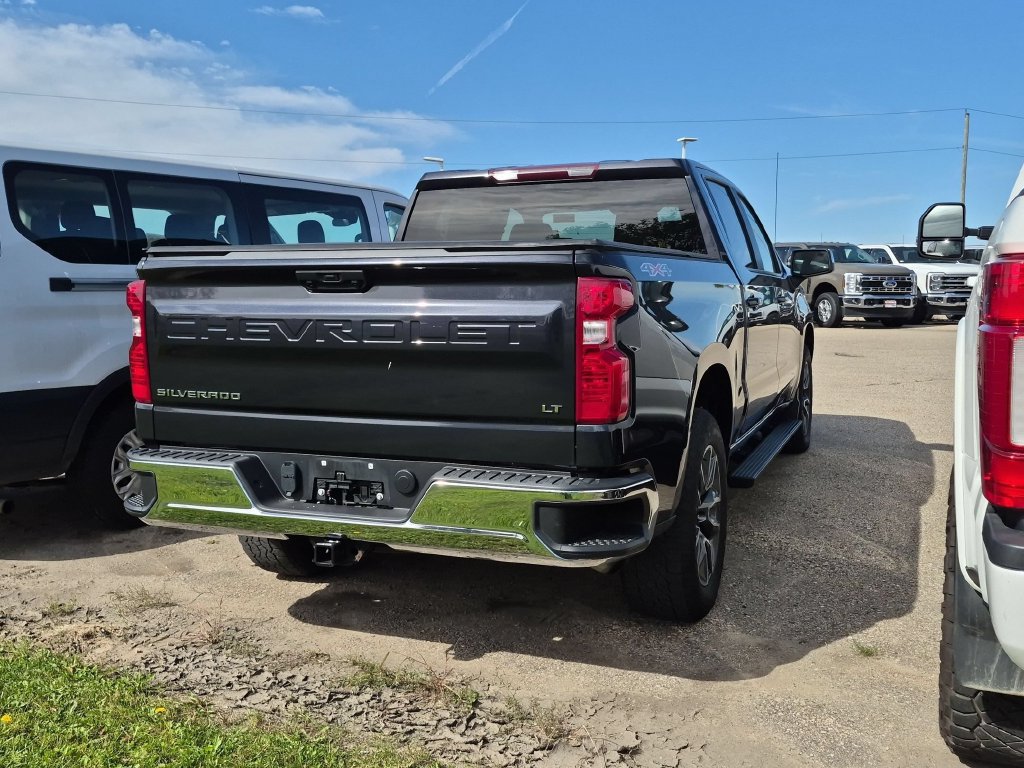 Used 2024 Chevrolet Silverado 1500 LT AWD/4WD image 2