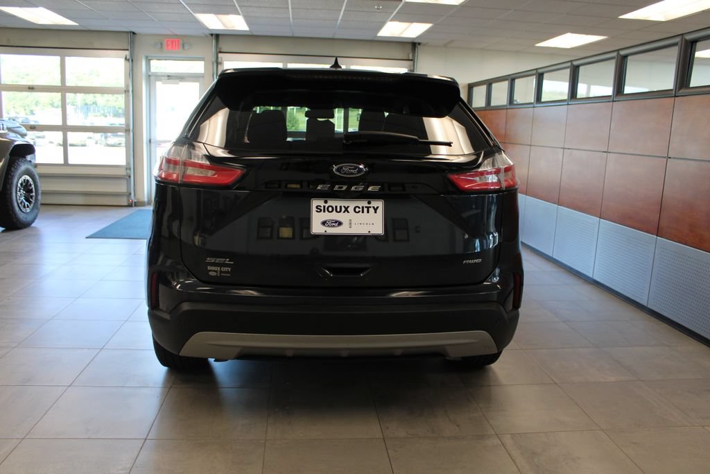 Certified 2023 Ford Edge SEL w/ Convenience Package AWD/4WD image 4