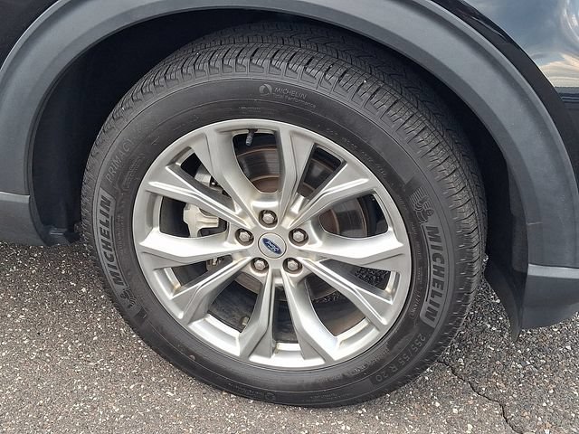 Certified 2024 Ford Explorer XLT w/ Equipment Group 202A AWD/4WD image 8
