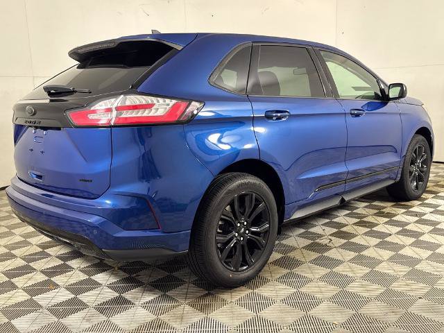 Certified 2024 Ford Edge SE w/ Black Appearance Package AWD/4WD image 3