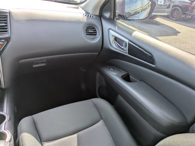 Used 2020 Nissan Pathfinder S FWD image 17