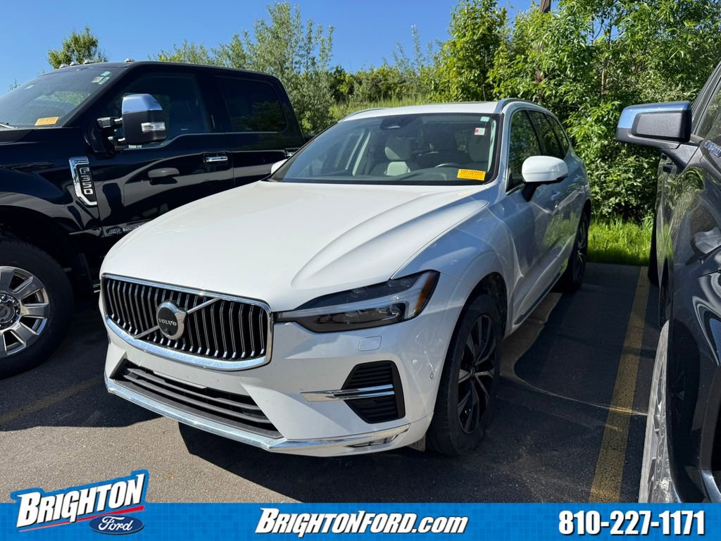 Used 2023 Volvo XC60 B5 Plus AWD/4WD image 3