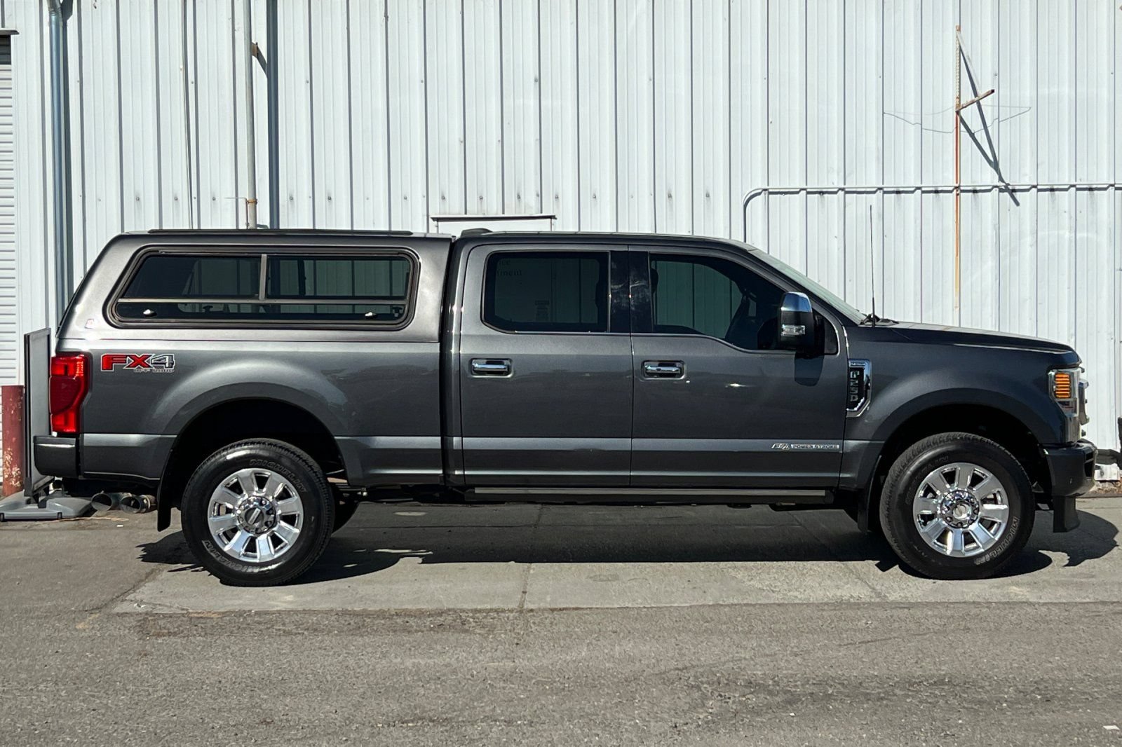 Certified 2020 Ford F250 Platinum w/ FX4 Off-Road Package AWD/4WD image 3