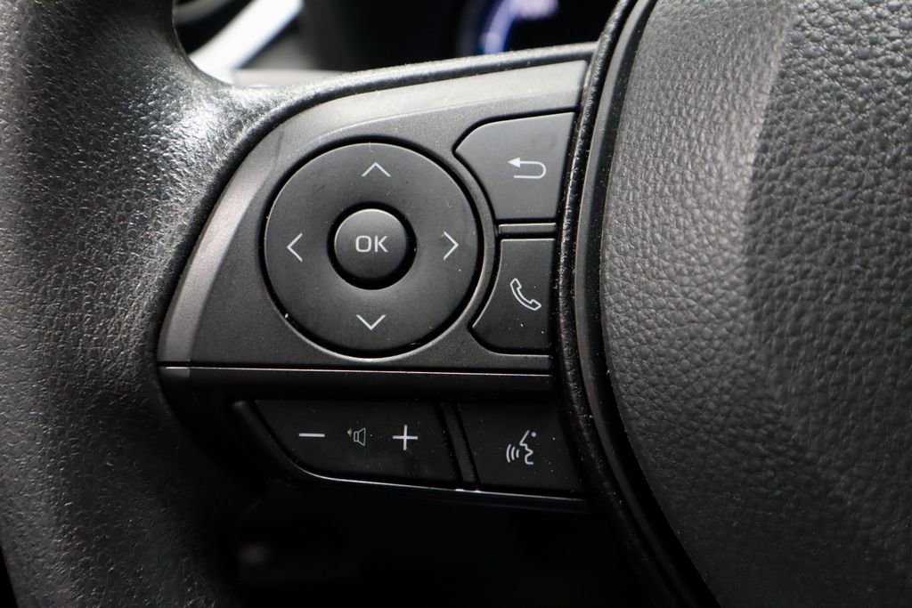 Used 2025 Toyota RAV4 XLE AWD/4WD image 25