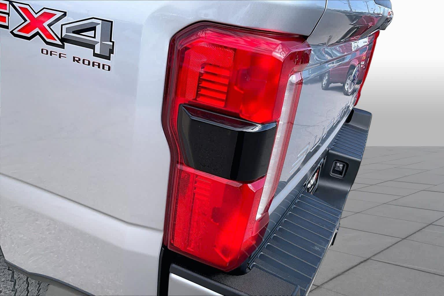 Certified 2024 Ford F250 XLT w/ XLT Premium Package AWD/4WD image 27