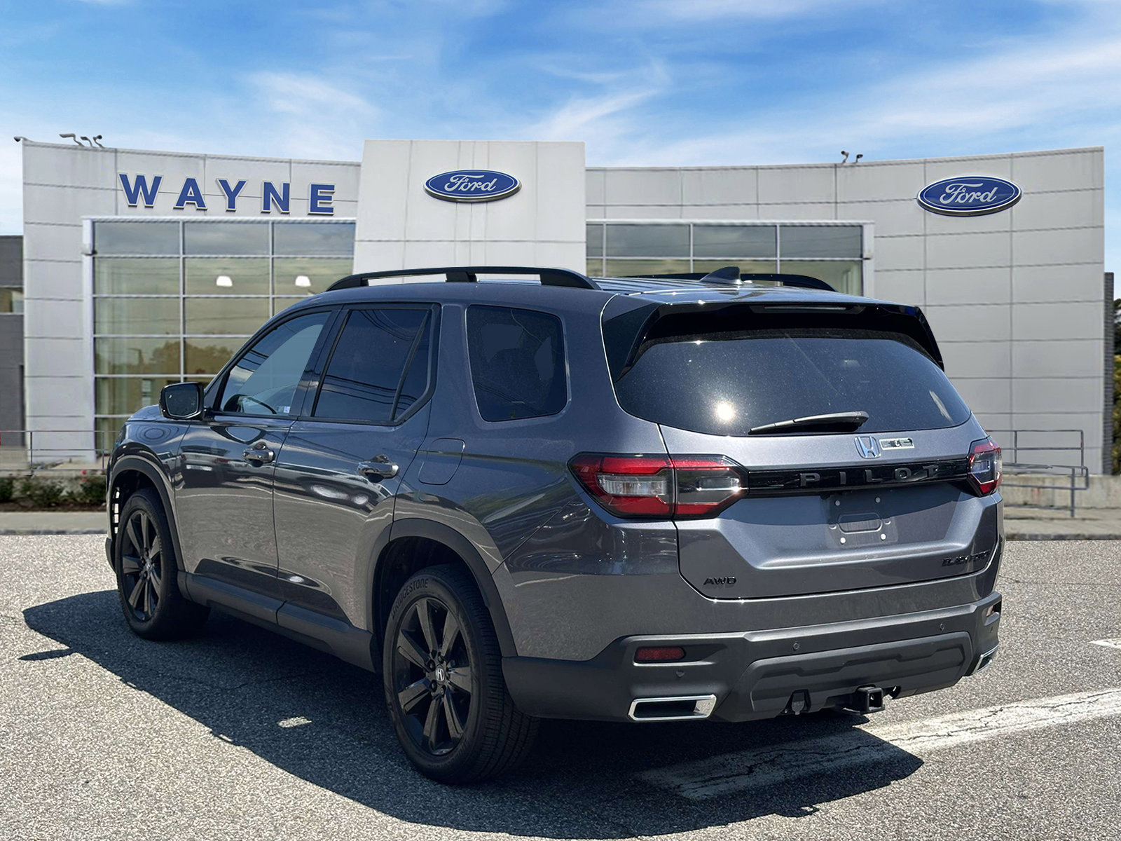 Used 2025 Honda Pilot Black Edition image 4