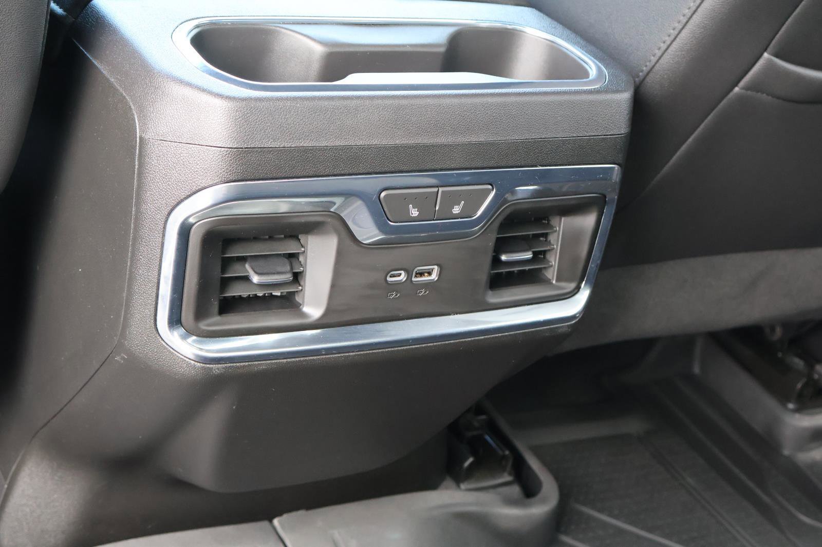 Used 2024 Chevrolet Silverado 2500 High Country w/ High Country Premium Package image 33