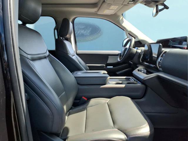 Certified 2025 Ford Expedition Active AWD/4WD image 15