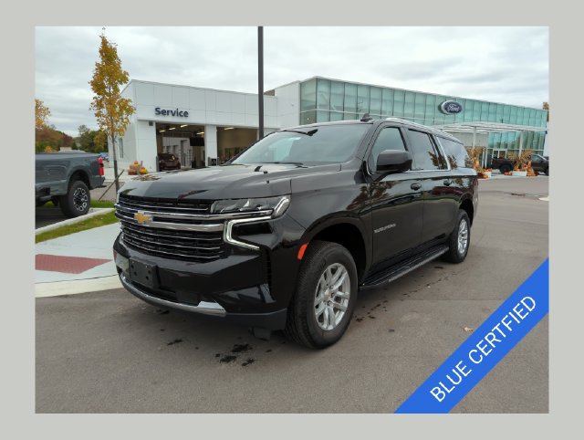 Used 2024 Chevrolet Suburban LT AWD/4WD image 1