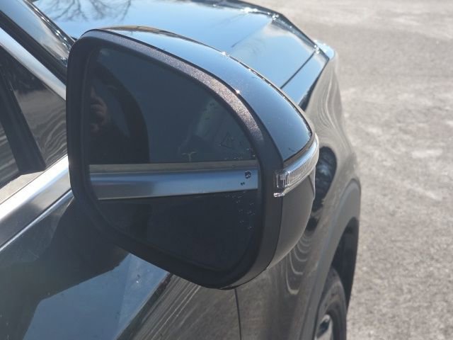 Used 2023 Kia Telluride EX w/ EX Captain's Chair Package image 10