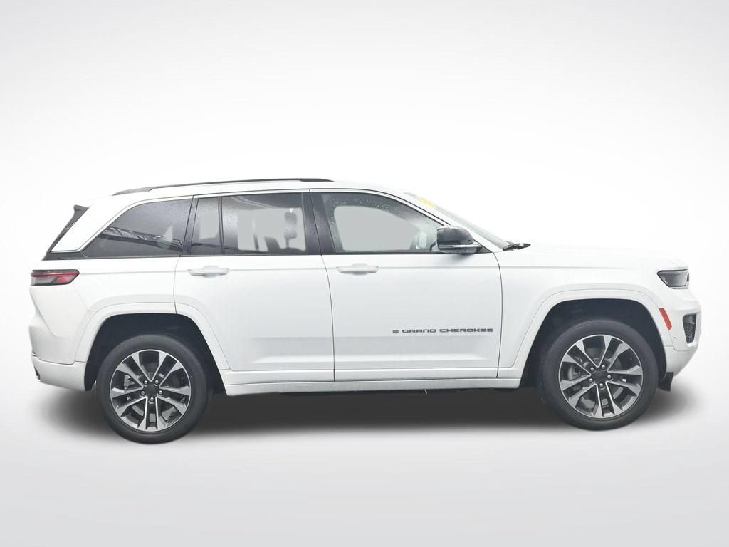 Used 2023 Jeep Grand Cherokee Overland AWD/4WD image 4