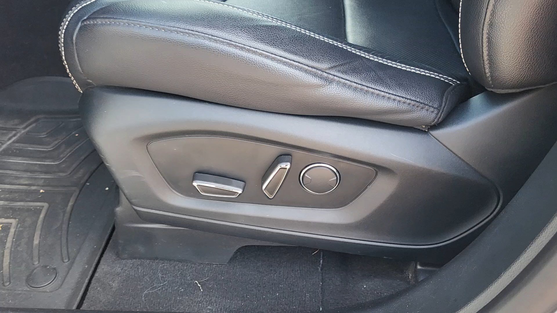 Certified 2020 Ford Explorer ST AWD/4WD image 12