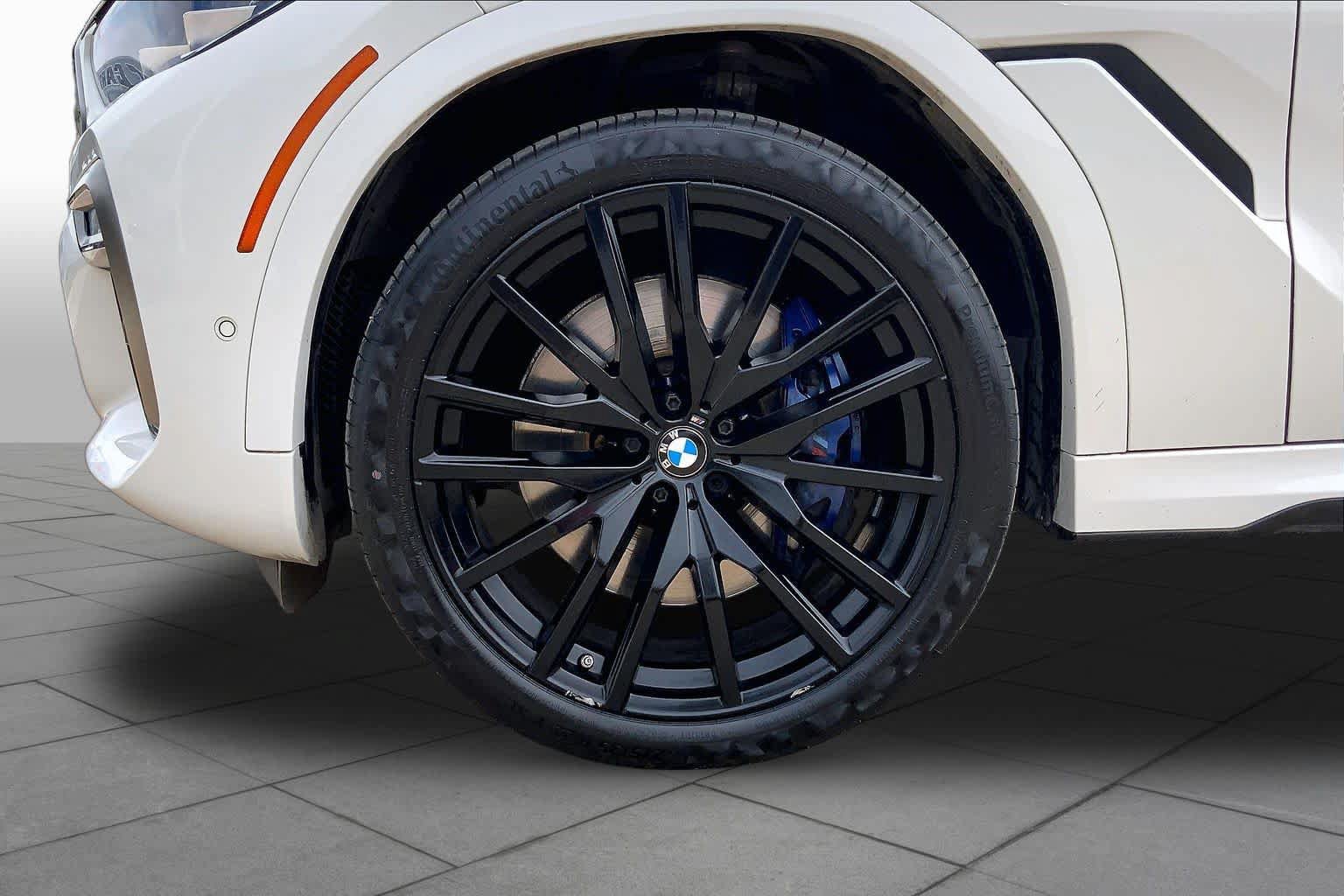 Used 2021 BMW X6 M50i w/ Premium Package AWD/4WD image 11
