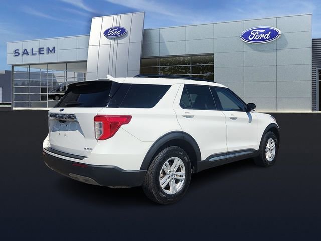 Certified 2022 Ford Explorer XLT w/ Equipment Group 202A image 3