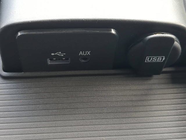 Used 2017 RAM 1500 Classic SLT RWD image 21