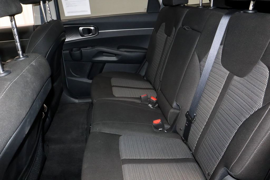 Used 2023 Kia Sorento LX FWD image 21