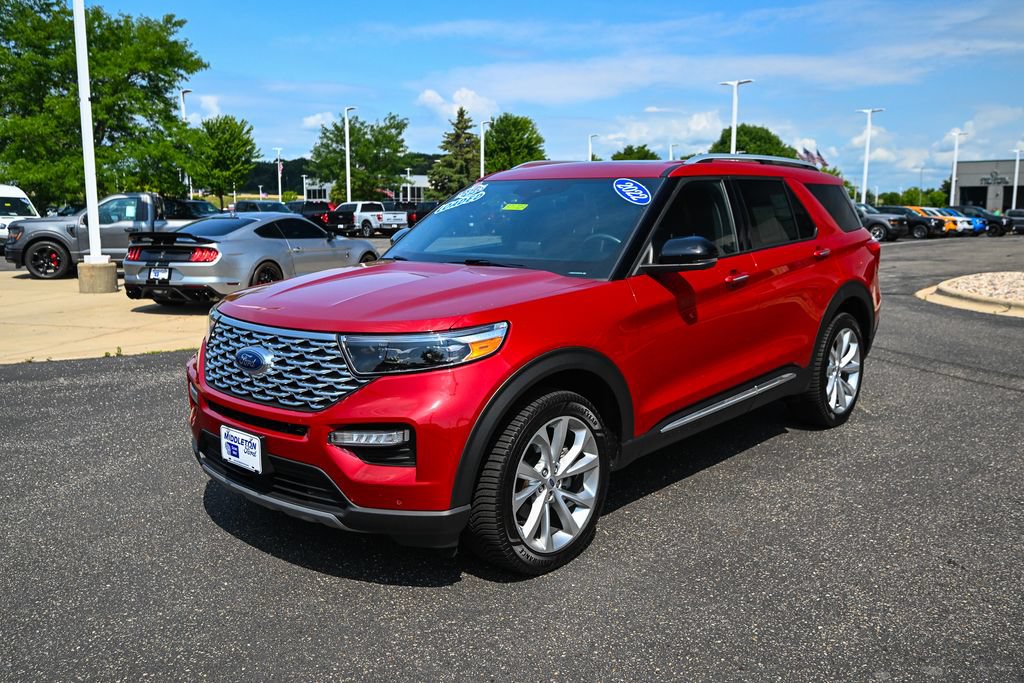 Certified 2022 Ford Explorer Platinum w/ Equipment Group 601A AWD/4WD image 9