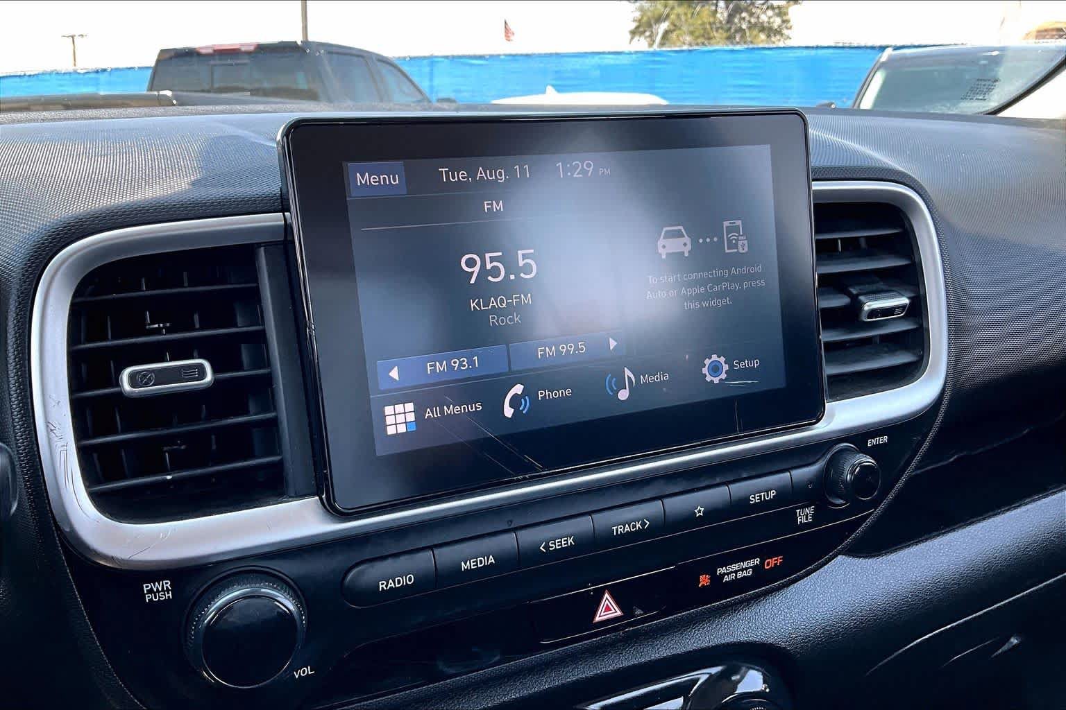 Used 2024 Hyundai Venue SEL FWD image 31