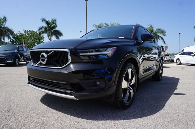 Used 2021 Volvo XC40 T4 Momentum w/ Protection Package Premier FWD image 15