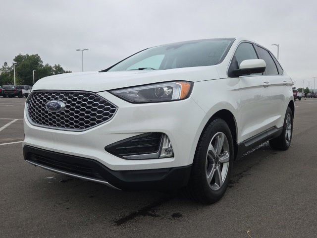 Certified 2023 Ford Edge SEL w/ Convenience Package AWD/4WD image 2