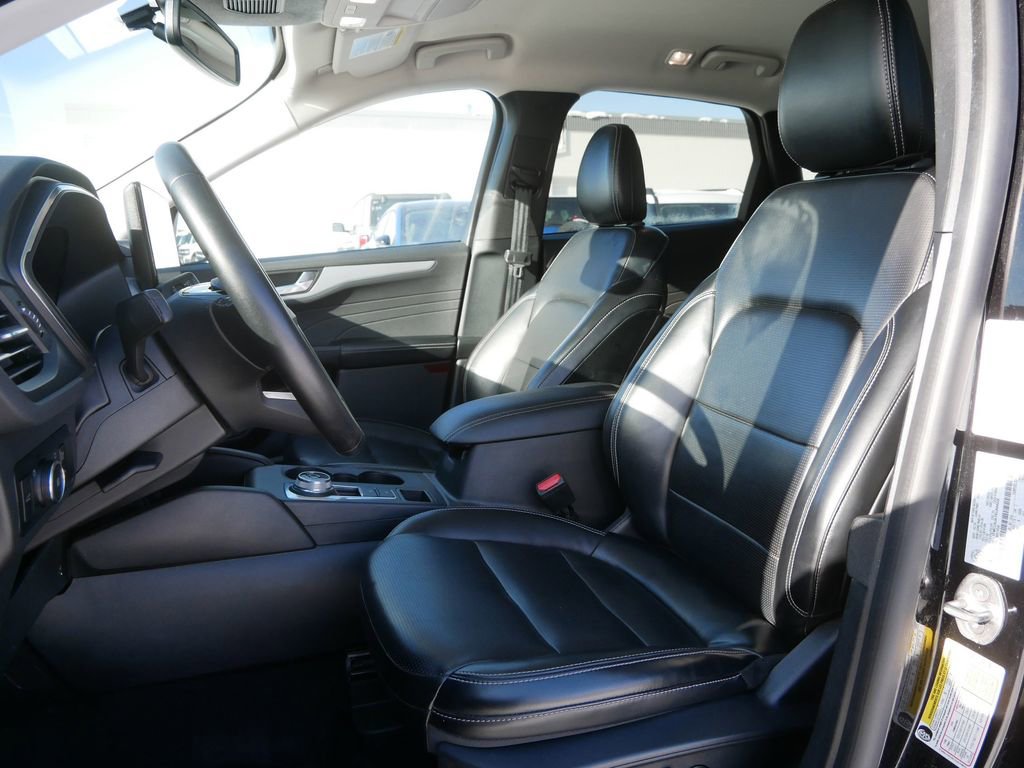 Certified 2024 Ford Escape Platinum image 9