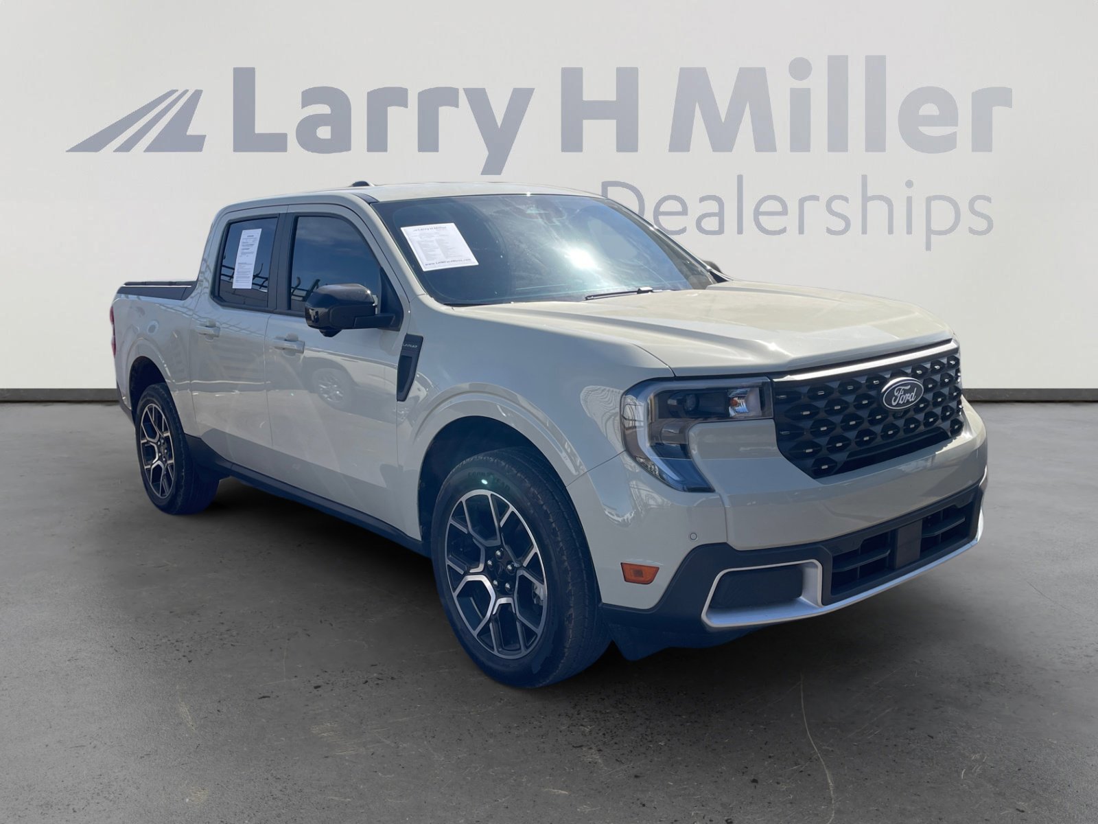 Certified 2025 Ford Maverick Lariat w/ 4K Tow Package AWD/4WD image 8