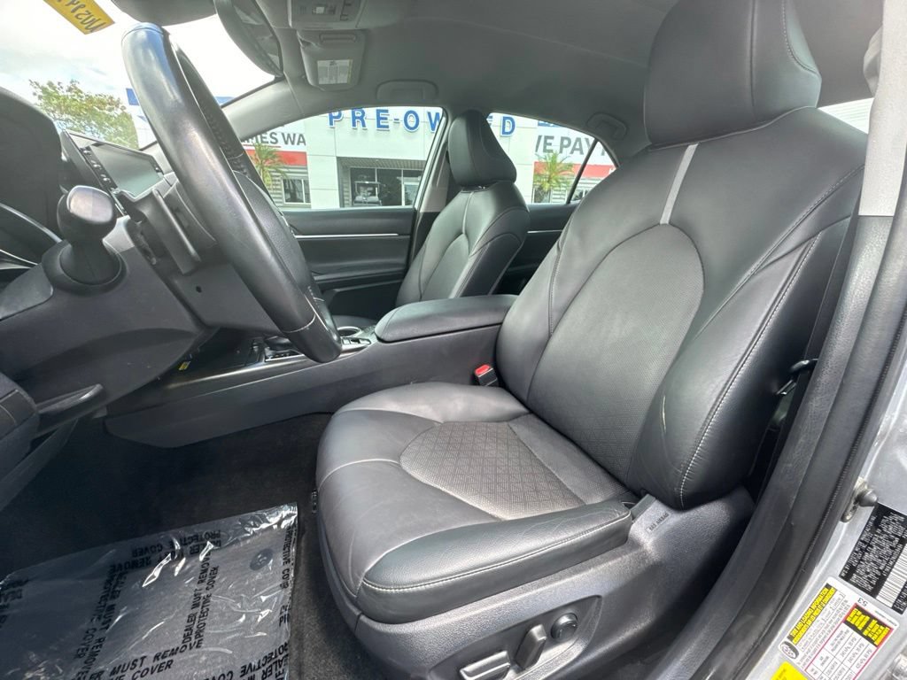 Used 2022 Toyota Camry XSE FWD image 13