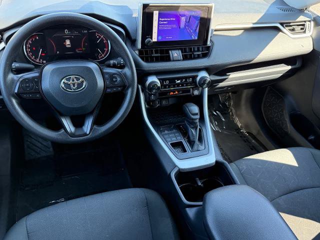 Used 2025 Toyota RAV4 XLE AWD/4WD image 12