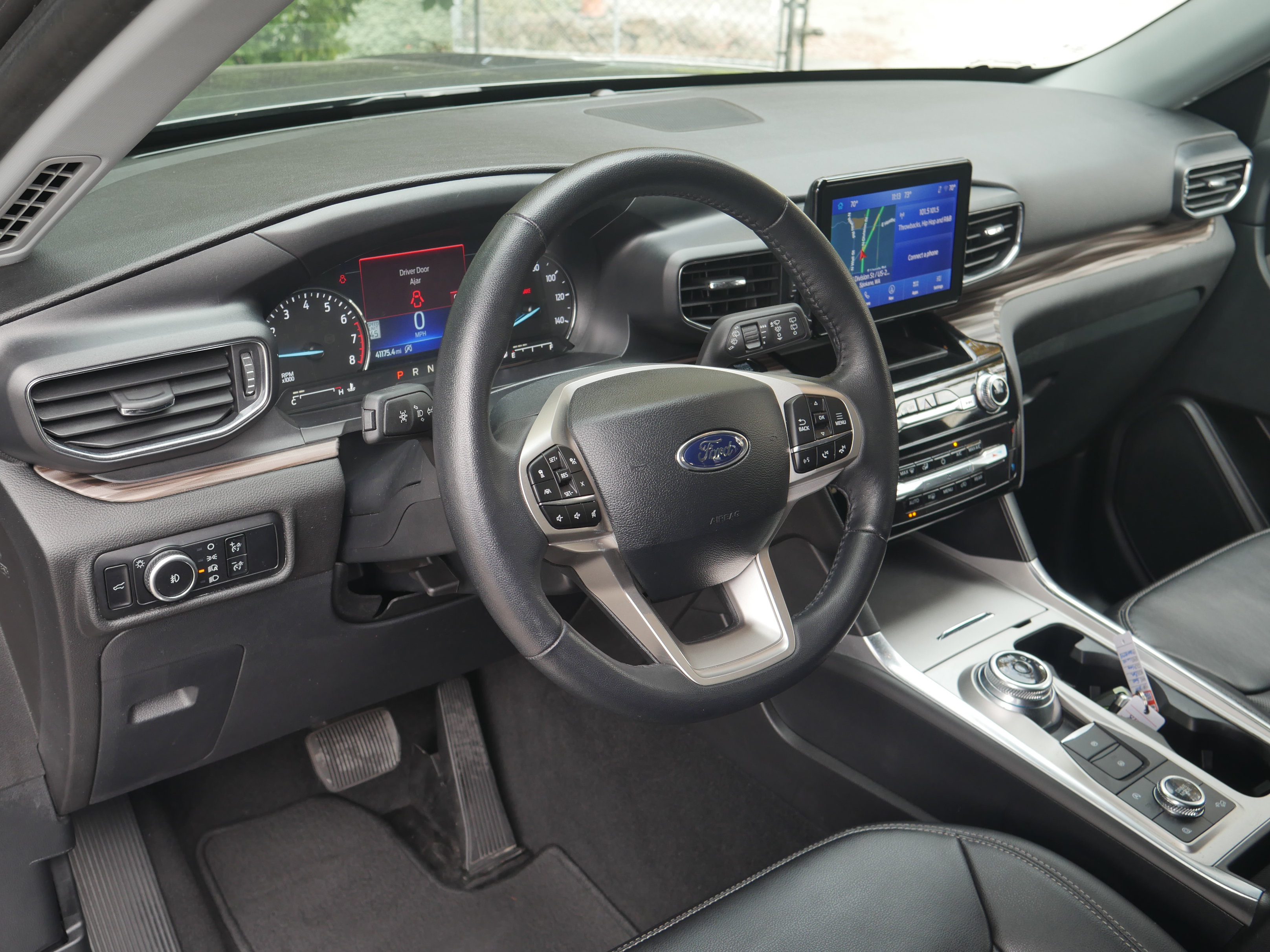 Certified 2024 Ford Explorer Limited AWD/4WD image 4