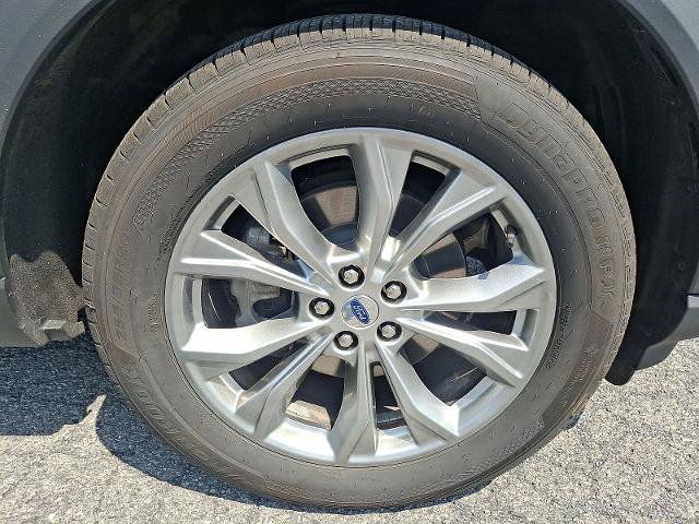 Certified 2023 Ford Explorer XLT w/ Equipment Group 202A AWD/4WD image 8