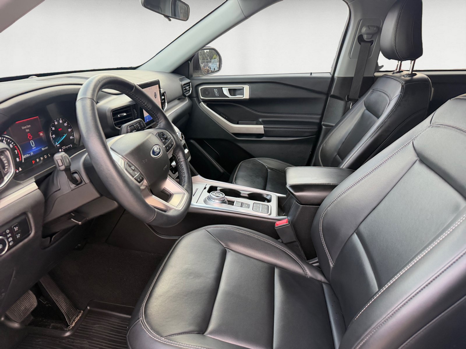 Certified 2023 Ford Explorer XLT w/ Equipment Group 202A RWD image 10
