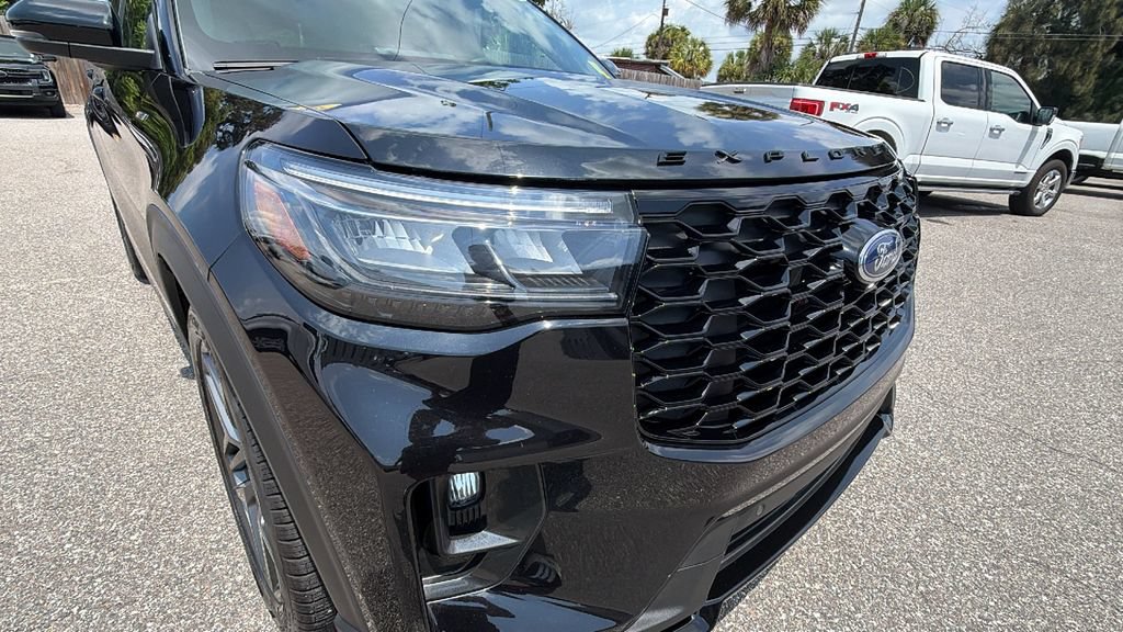 Certified 2026 Ford Explorer ST-Line w/ ST-Line Street Pack RWD image 9