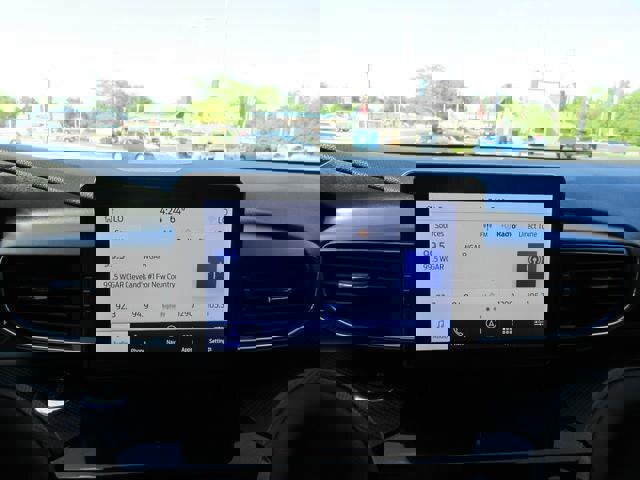 Certified 2023 Ford Explorer ST-Line w/ Class IV Trailer Tow Package image 13