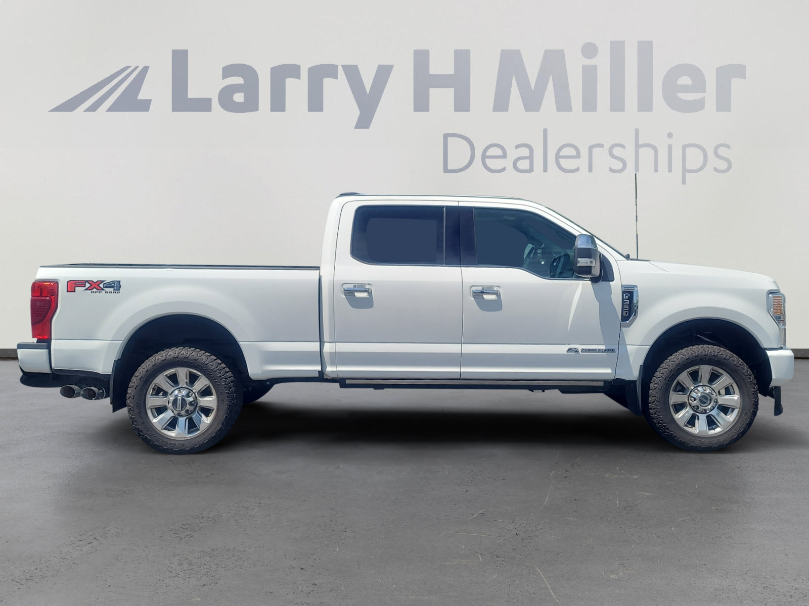 Certified 2022 Ford F350 Platinum w/ FX4 Off-Road Package AWD/4WD image 6