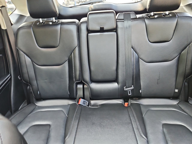 Certified 2022 Ford Edge Titanium AWD/4WD image 18