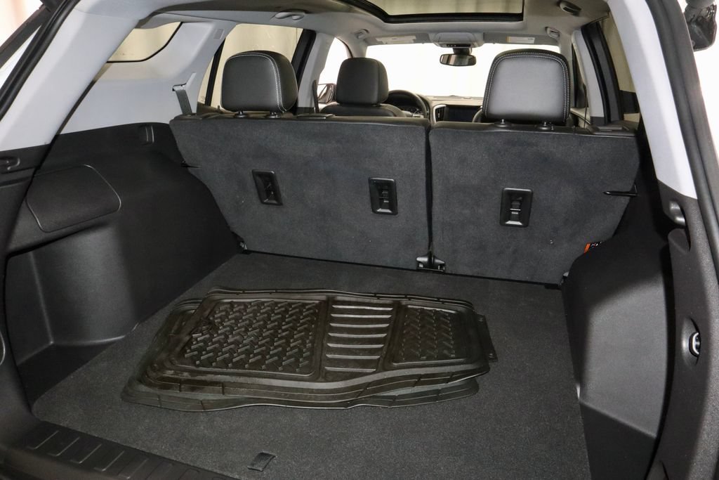 Used 2023 GMC Terrain SLT AWD/4WD image 13