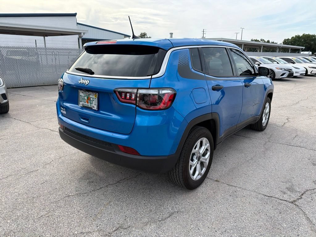 Used 2025 Jeep Compass Sport w/ Mopar Graphics Package AWD/4WD image 4