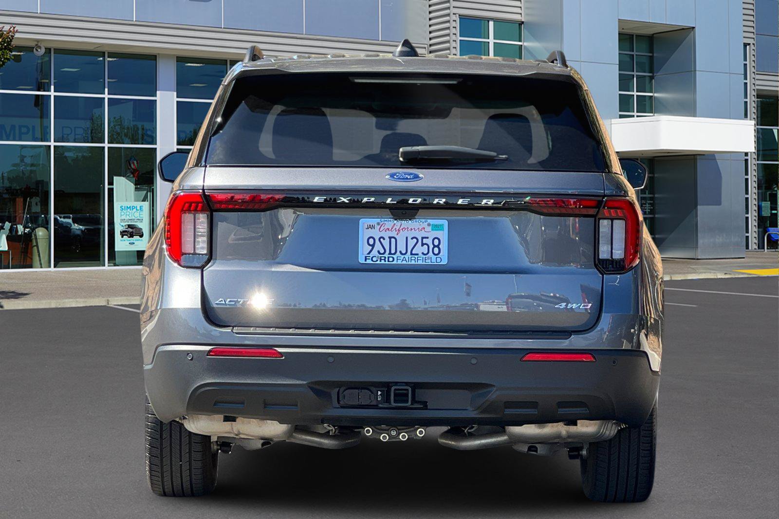 Certified 2025 Ford Explorer Active AWD/4WD image 9