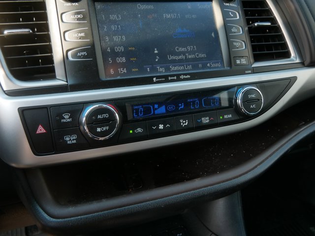 Used 2019 Toyota Highlander XLE AWD/4WD image 26