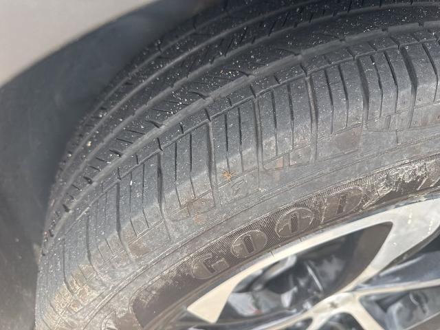 Used 2024 Chevrolet Trax RS w/ Sunroof Package FWD image 11