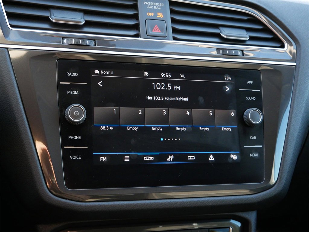 Used 2021 Volkswagen Tiguan SE image 21