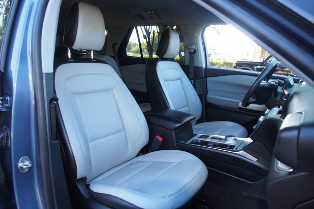 Certified 2021 Ford Explorer XLT w/ Equipment Group 202A RWD image 11