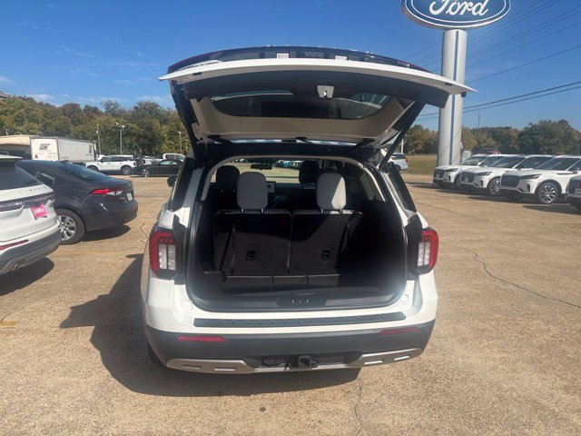 Certified 2025 Ford Explorer Active w/ Active Comfort Package RWD image 10