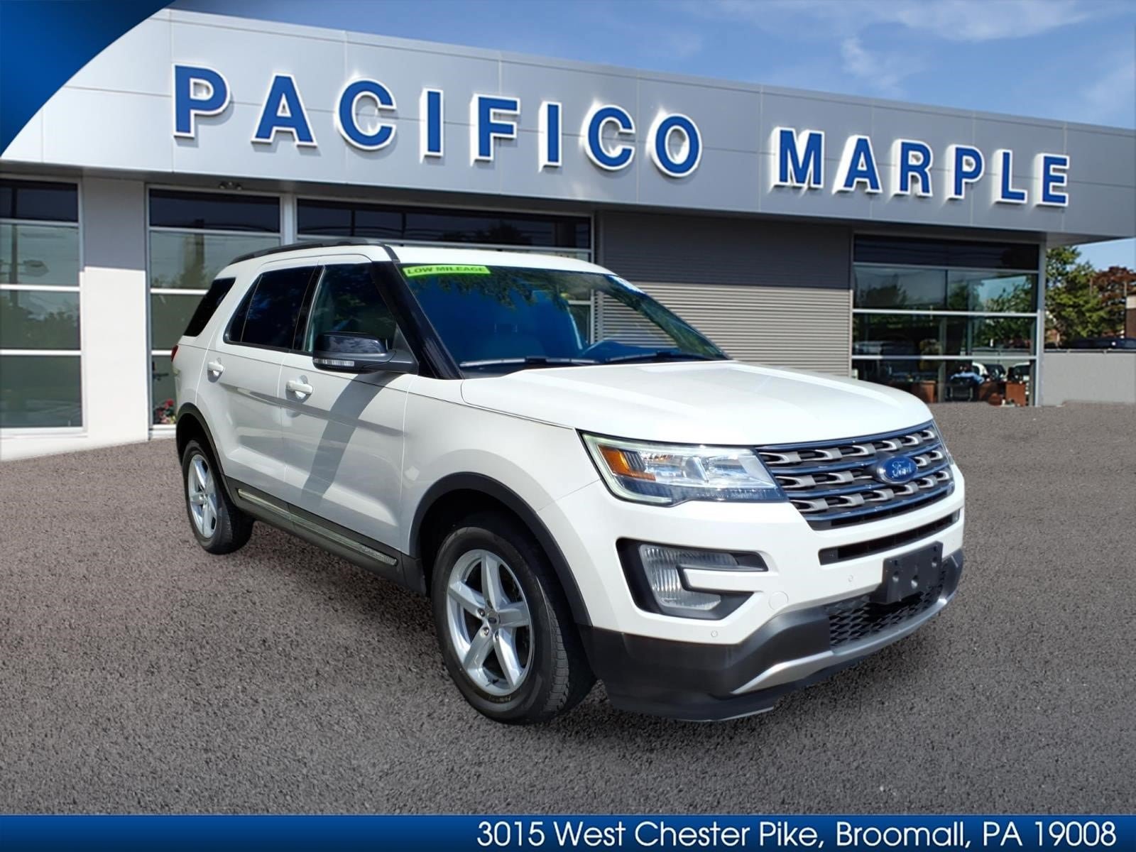 Certified 2017 Ford Explorer XLT w/ Equipment Group 202A AWD/4WD image 1