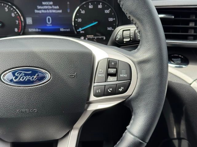 Certified 2022 Ford Explorer XLT w/ Equipment Group 202A AWD/4WD image 32