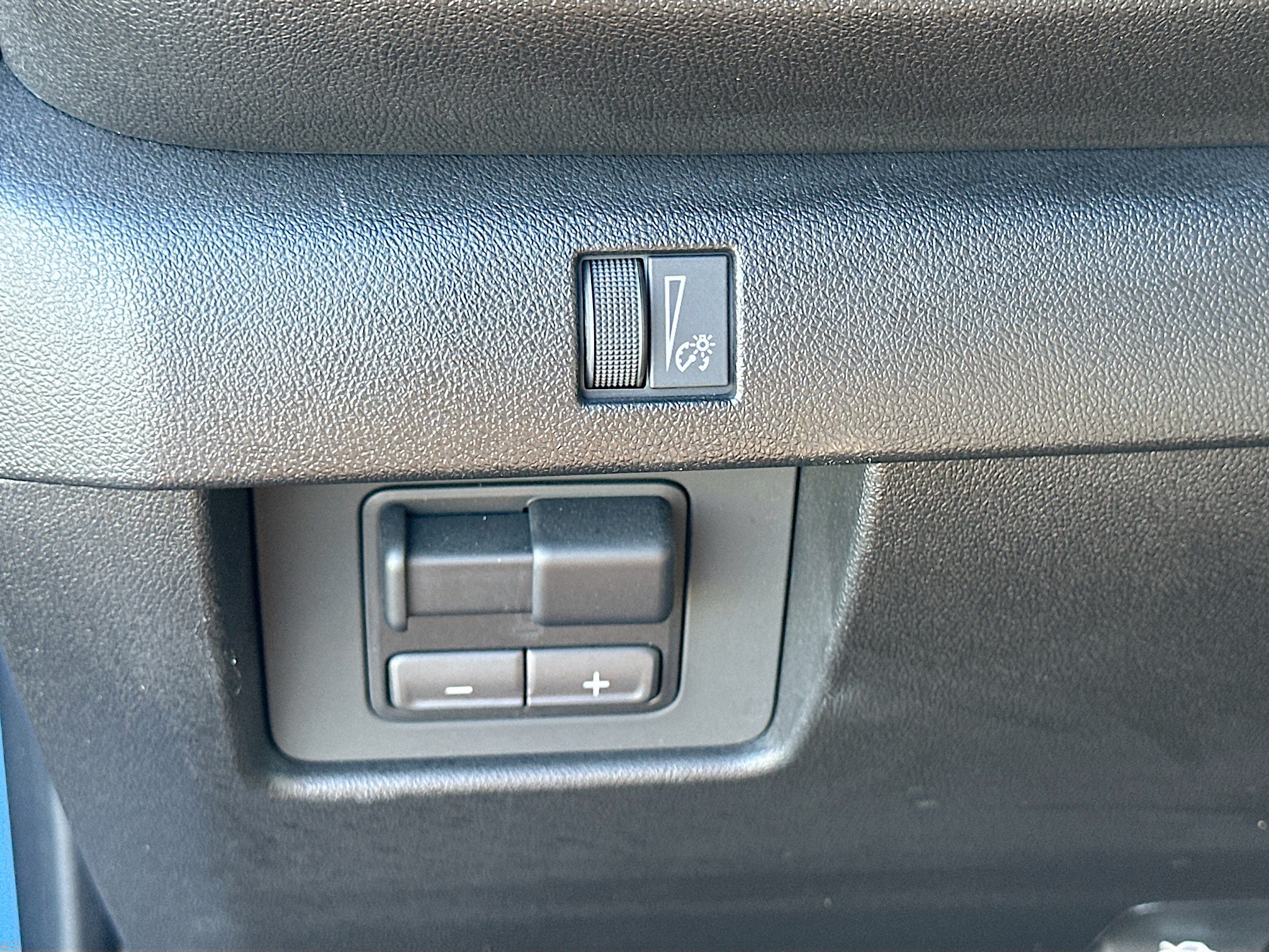 Used 2025 Chevrolet Colorado Trail Boss AWD/4WD image 10